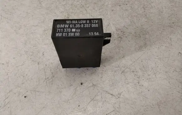 BMW 3 E36 Window wiper relay 61358357068 711370 1394