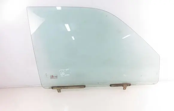 Mitsubishi Pajero Front door window glass four-door 