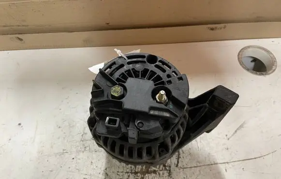 Volvo S60 Generator/alternator 8676498 0124525029