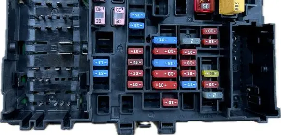 Cadillac Escalade IV Fuse box set 23418063