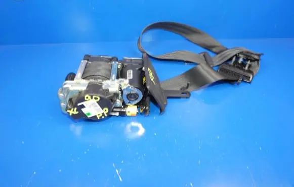 Volvo XC90 Front seatbelt