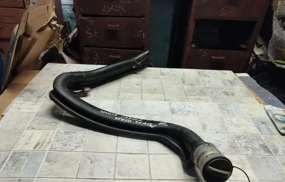Toyota Corolla Verso AR10 Fuel tank filler neck pipe 772100F020 8690010