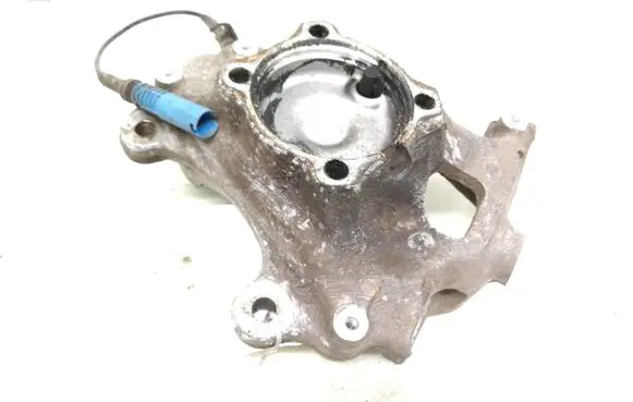 BMW 5 E60 E61 Front wheel hub spindle knuckle 6760954