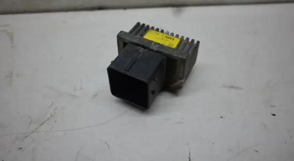 Opel Vivaro Glow plug pre-heat relay 93862376