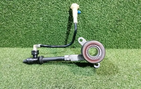 Clutch slave cylinder