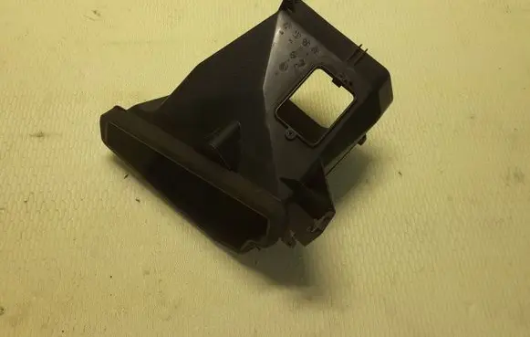 Mazda CX-7 Air intake duct part M1681GJ6A