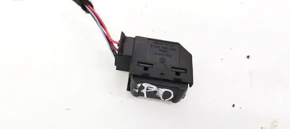 Volkswagen Golf IV Electric window control switch 3B0959855B