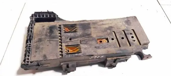 Battery box tray