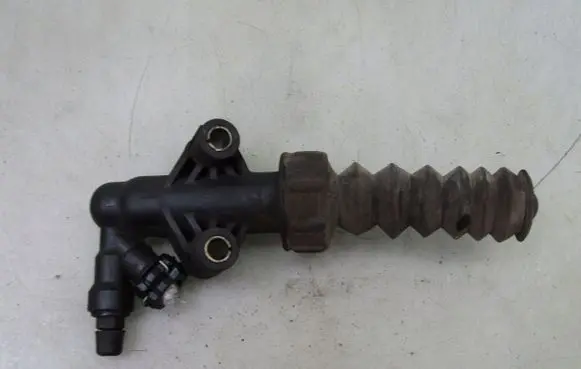 Peugeot 307 Clutch slave cylinder 