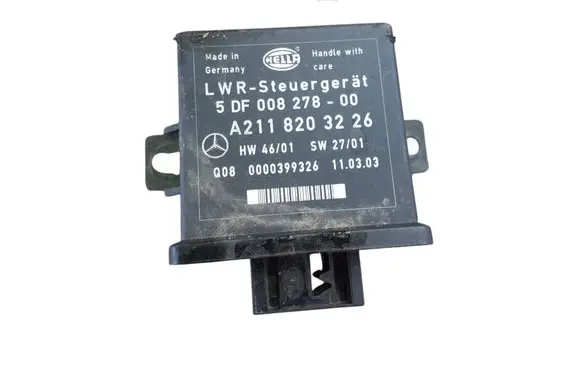 Mercedes-Benz E W211 Light module LCM 5DF00827800 0000399326 A2118203226