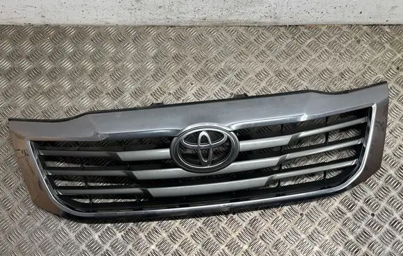 Front bumper upper radiator grill