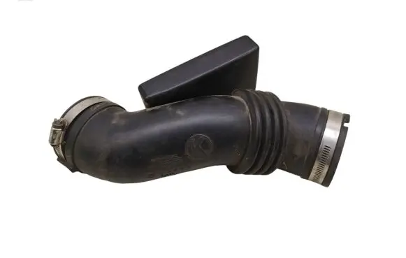 Subaru Outback Air intake hose/pipe B023