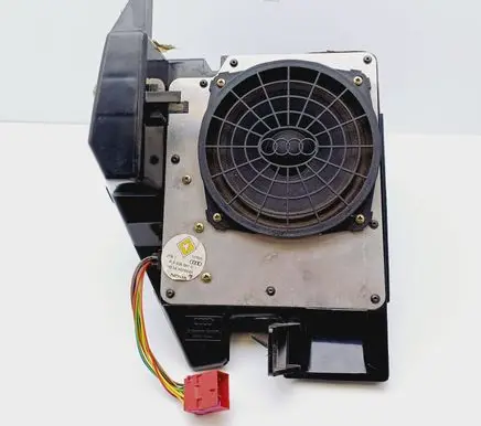 Audi A3 S3 8L Subwoofer speaker 8L0035381D