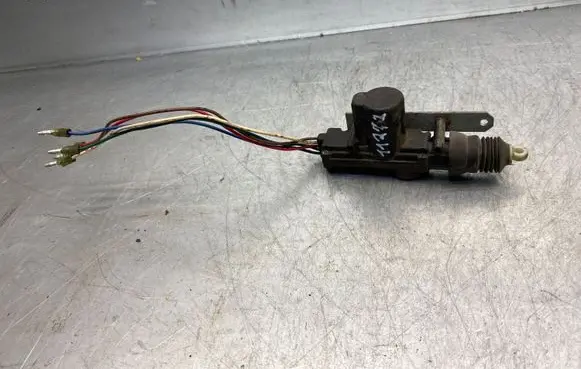 Saab 9-5 Central locking motor V07990900 V03P056AA