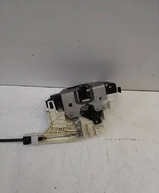 Mercedes-Benz Sprinter W901 W902 W903 W904 Front door lock A9067202135 A2040085899 40511168