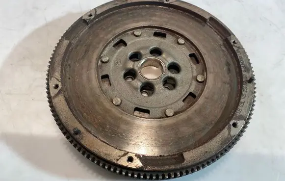 Volkswagen Golf V Dual mass flywheel 03L105266BP