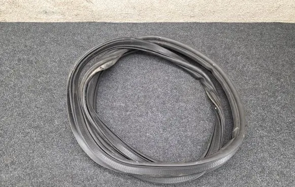 BMW 4 G22 G23 G24 G26 Trunk rubber seal (body) 7487559