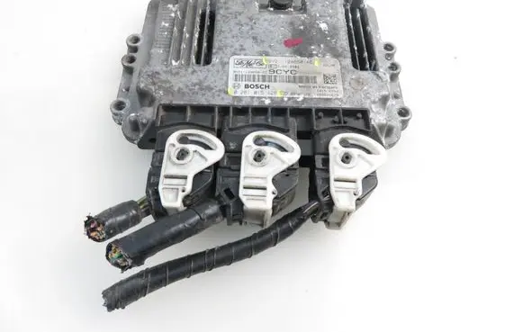 Ford Fiesta Engine control unit/module 9V2112A650AC 0281015428