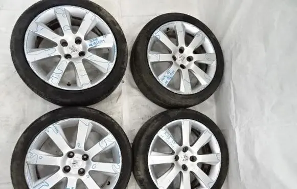 Peugeot 5008 R18 alloy rim 
