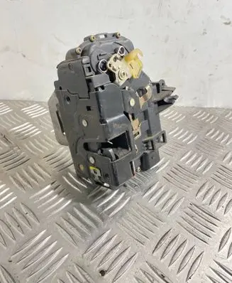 Audi A4 S4 B6 8E 8H Front door lock 4B1837015G