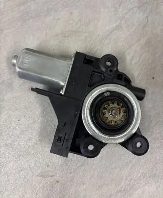 Volvo V70 Front door window regulator motor 970713101 1174077B