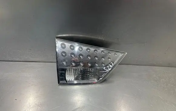 Tailgate rear/tail lights