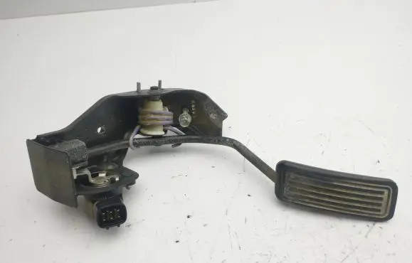 Toyota Avensis T250 Accelerator throttle pedal 7811135030