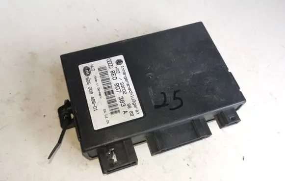 Volkswagen Touareg I Tow bar trailer control unit/module 8E0907383A 5DS00840801