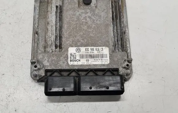 Volkswagen Golf V Engine control unit/module 03G906016CB 0281011900