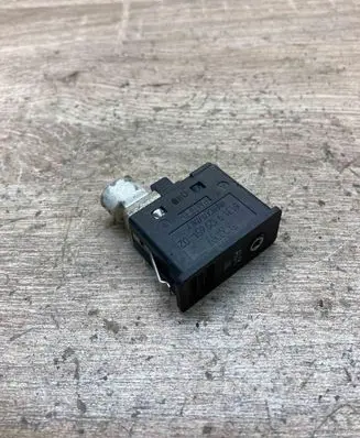 BMW 5 F10 F11 AUX in-socket connector 9129651