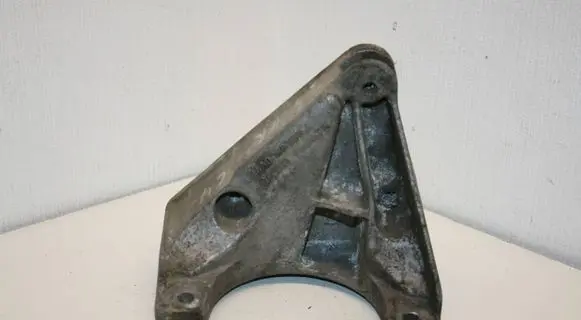Audi A6 S6 C4 4A Engine mounting bracket 4A0199353A