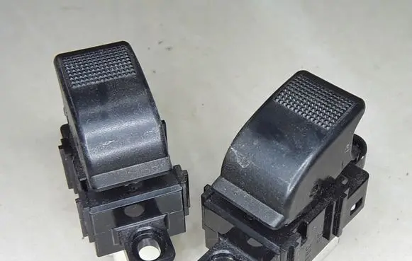 Mazda 6 Electric window control switch 3583849 3583049
