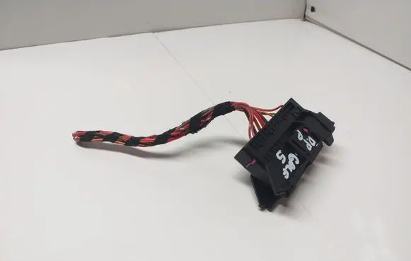 Volkswagen Golf V Front door wiring loom 1K0937722D