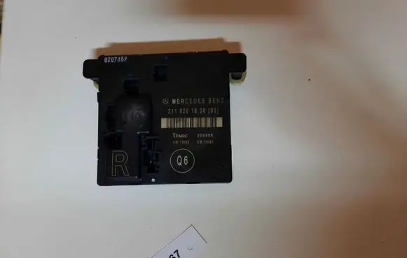 Mercedes-Benz E W211 Door control unit/module 2118201626