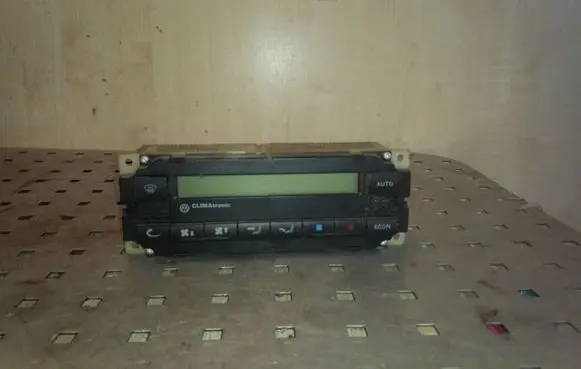 Volkswagen PASSAT B5 Climate control unit