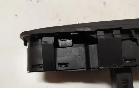 Citroen C4 Grand Picasso Electric window control switch 96639382ZD