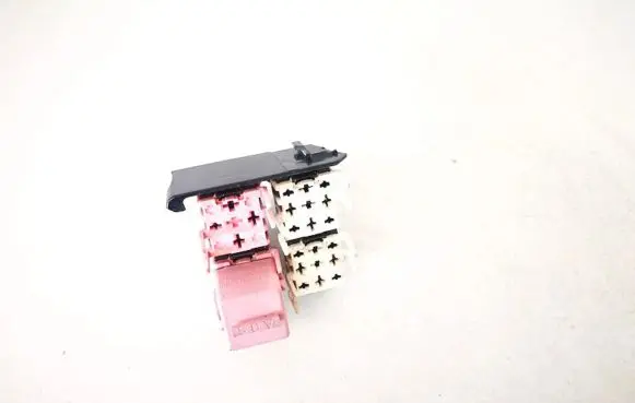 BMW 5 E39 Other relay 0332019168 8365326