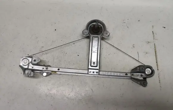Rear door manual window regulator
