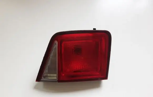 Chevrolet Orlando Tailgate rear/tail lights E1312982