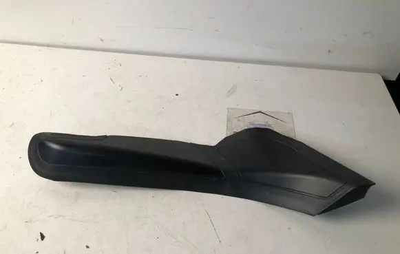 BMW 5 G30 G31 Other trunk/boot trim element 630372