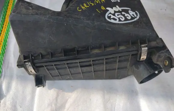 Mitsubishi Carisma Air filter box