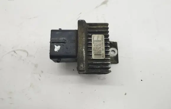 Glow plug pre-heat relay
