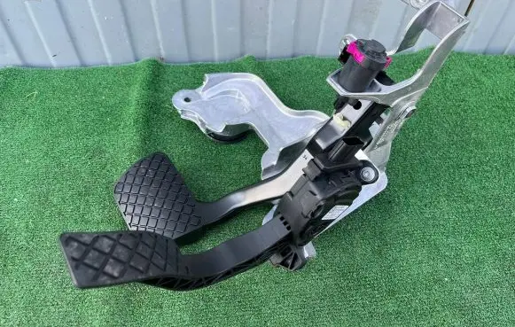 Audi A7 S7 4G Accelerator throttle pedal 8K1723523A 4G1723117 6PV00950521