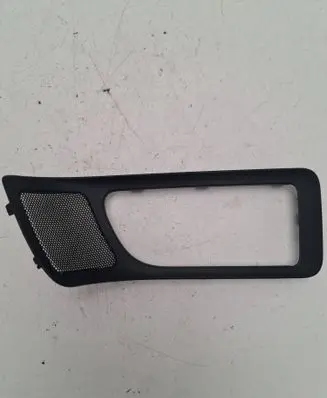 Land Rover Discovery Sport Front door card panel trim M637F