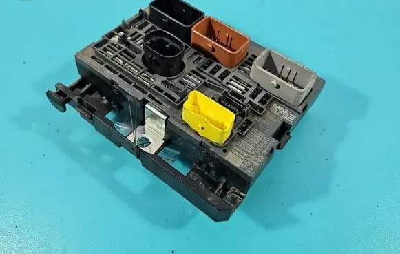 Peugeot 308 Central body control module 9666700480 IMPRK1502394