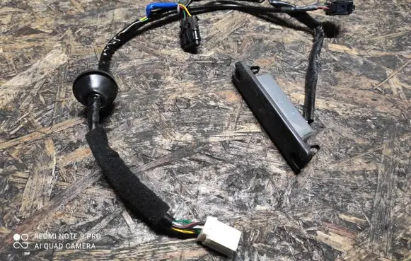 KIA Sorento Tailgate opening switch 