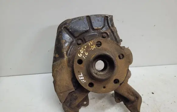 Volkswagen Golf IV Front wheel hub