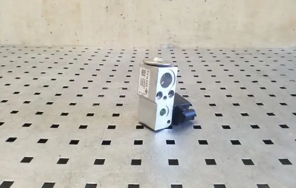 Air conditioning (A/C) expansion valve