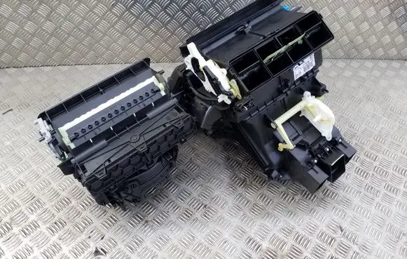 Volkswagen Tiguan Interior heater climate box assembly housing 5WC816001B