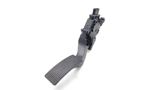 Accelerator throttle pedal